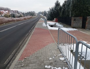 Chodnik w Pietrzejowicach